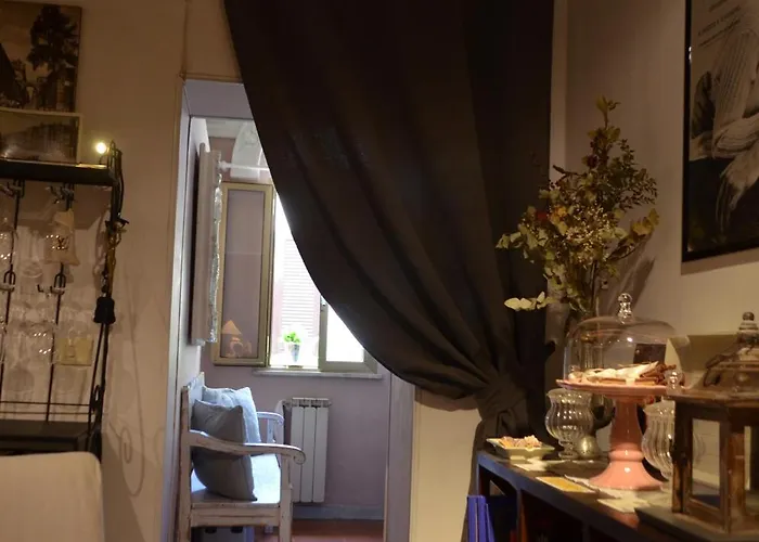 Casa Frida - A Lovely View On Ancient Court Appartement
